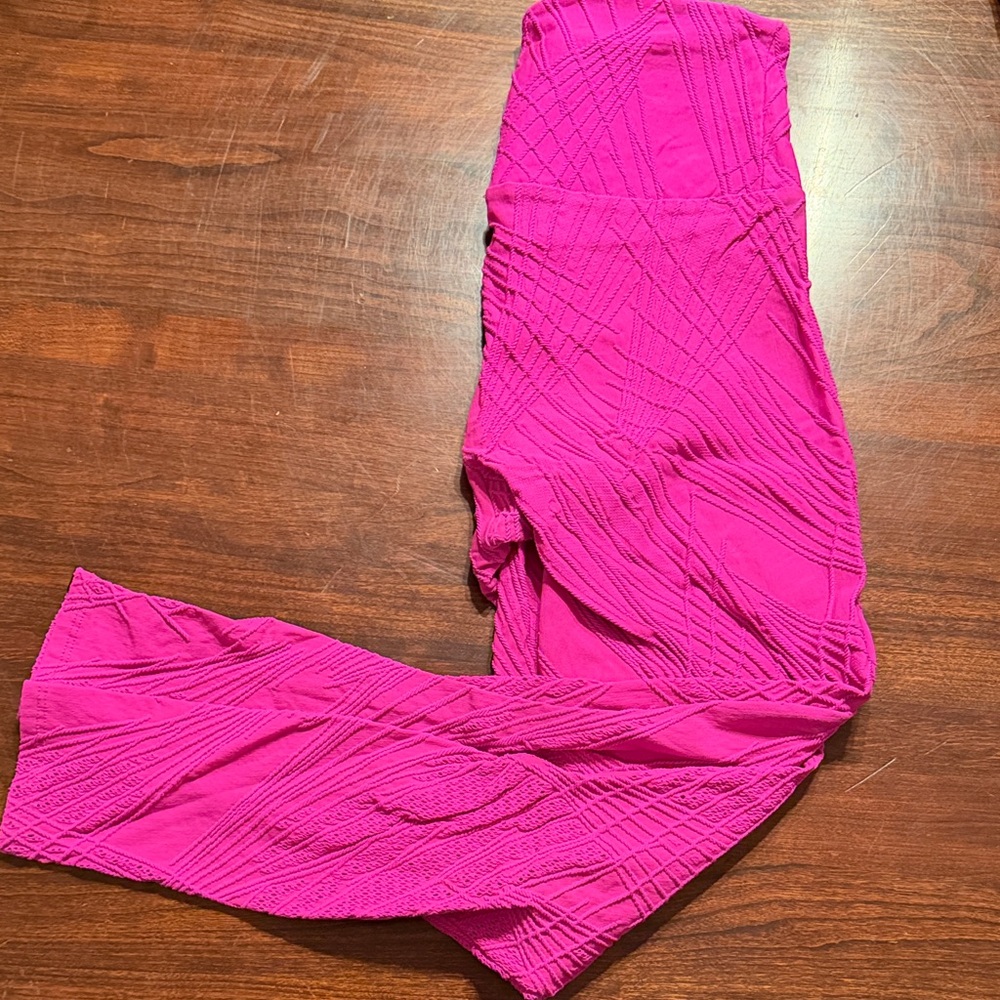 Onzie Pink Textured Leggings